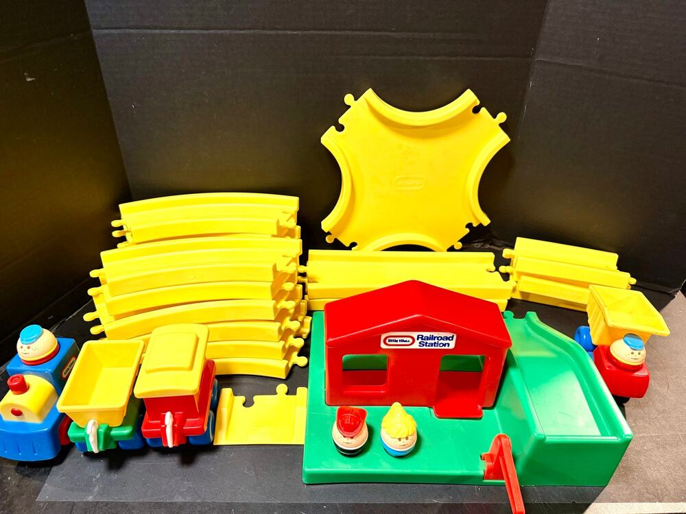 1985 vintage Little Tikes Creative Railway Set Model #0580